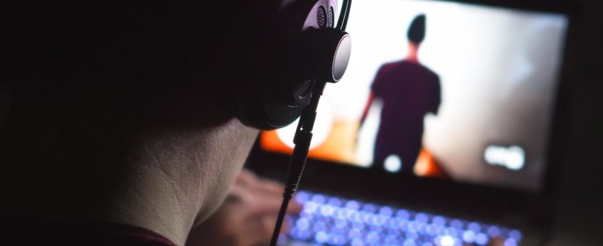 Symptoms of Video Game Addiction in Teens (And Others)